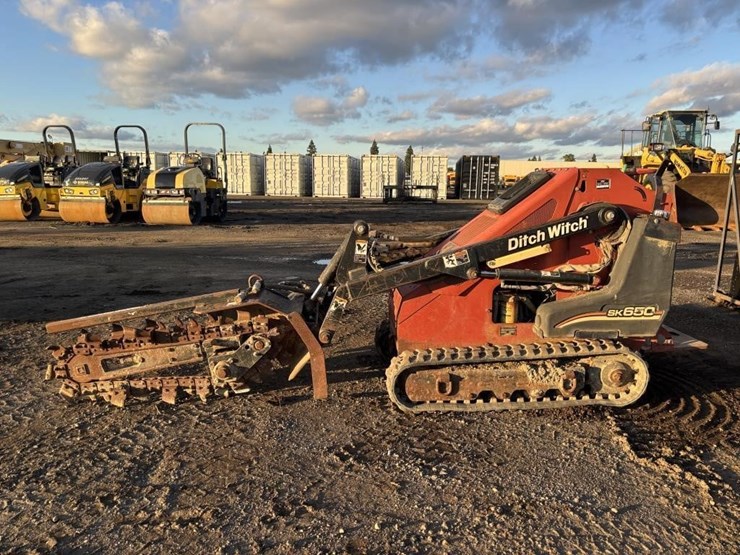 2006-ditch-witch-sk650-image-5