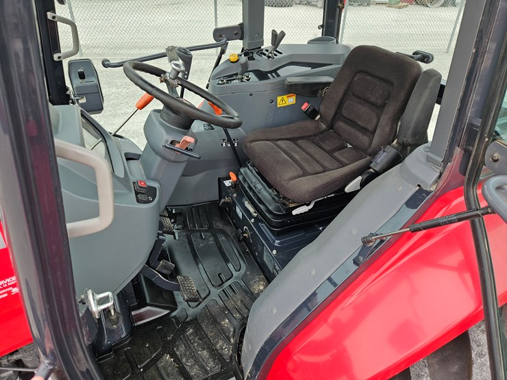 2014-massey-ferguson-4610-image-6