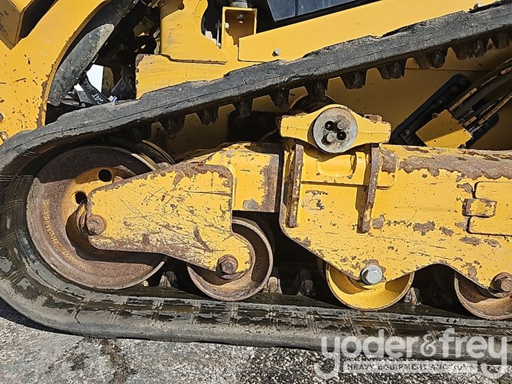 2021-caterpillar-299d3-image-8