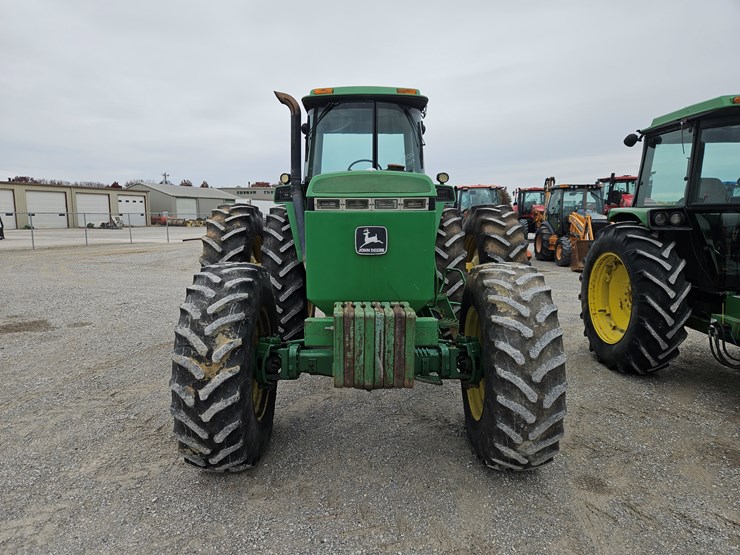 1993-john-deere-4960-image-2