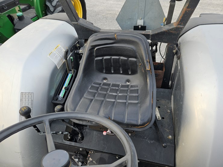 #203585-•-white-6045-tractor-image-11