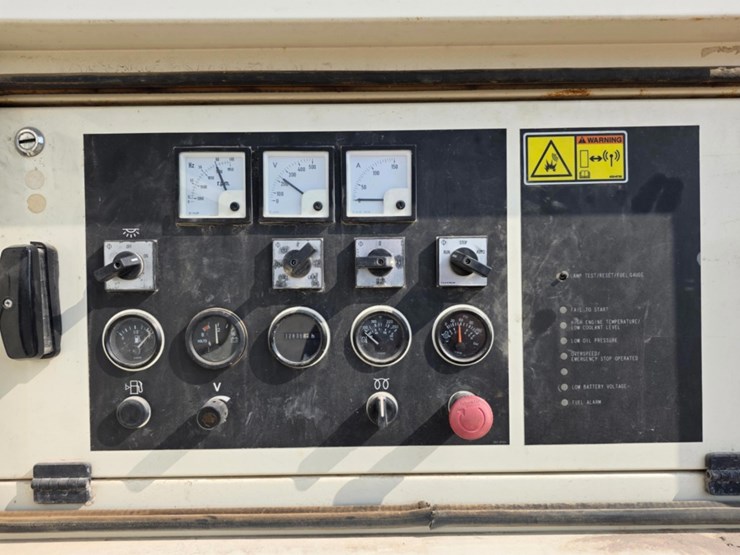 2015-caterpillar-xq30-image-7