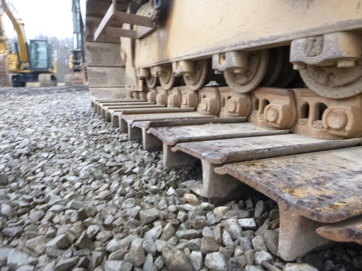 caterpillar-d6h-image-38