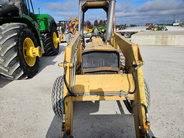 1996-ford-345d-image-4