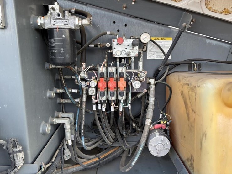 2012-skyjack-sj45t-image-34