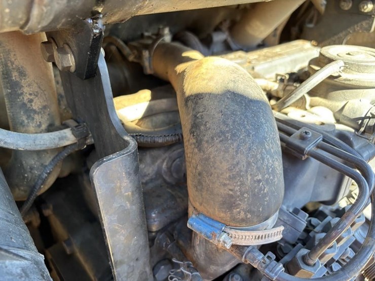 2013-bobcat-t550-image-45