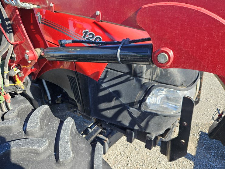 case-ih-farmall-120c-image-22