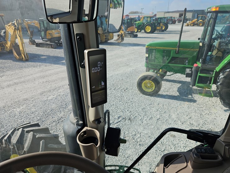 2024-john-deere-6140m-image-10