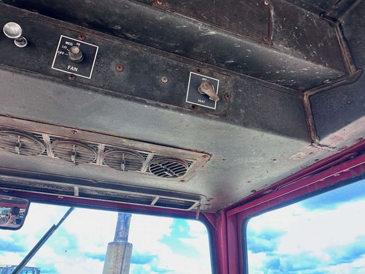 farmall-1066-hydro-image-36