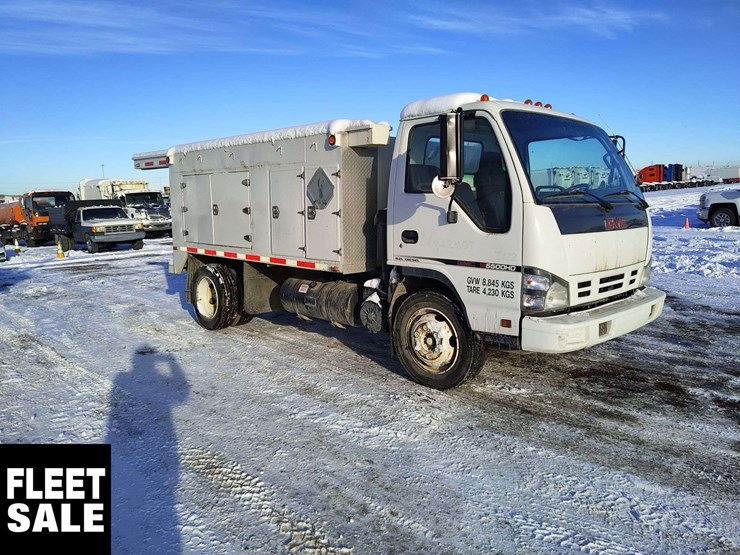 2007-gmc-w5500-image-7