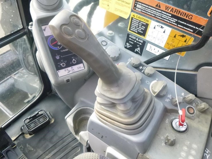 2016-deere-85g-image-11