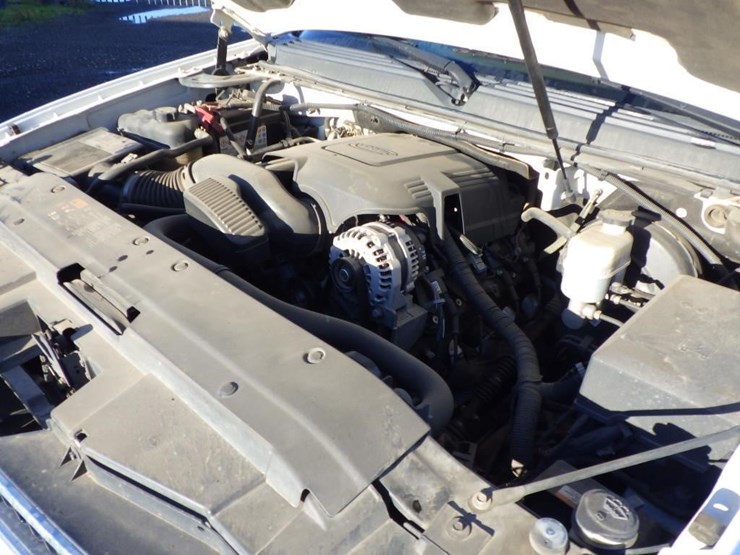 2014-chevrolet-tahoe-image-10