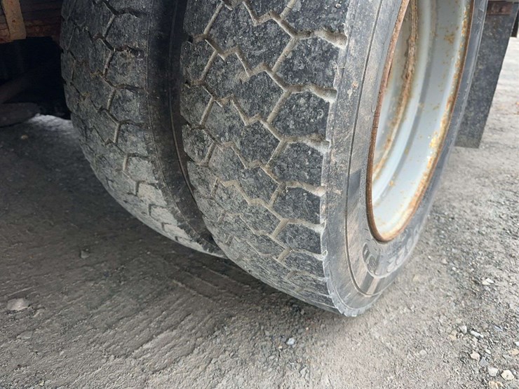 2003-ford-f550-image-10