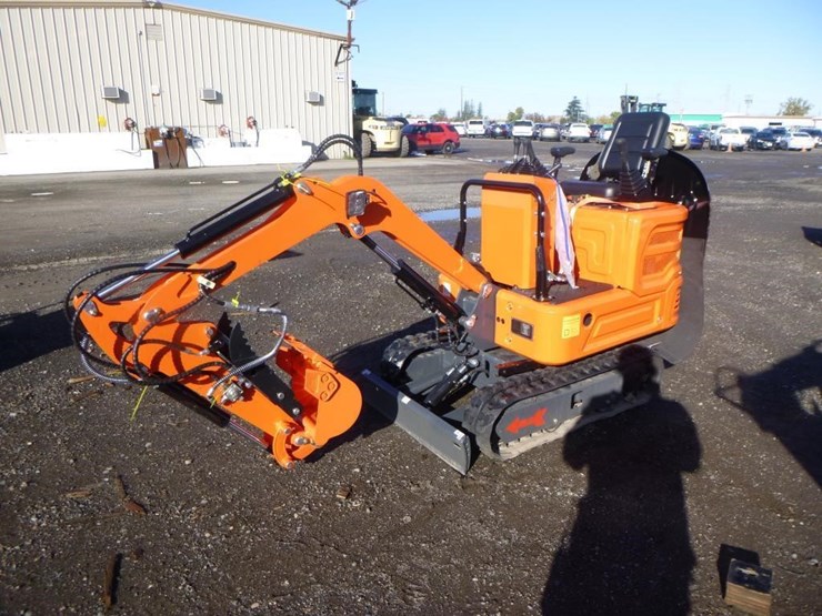 blt-319-hydraulic-excavator-image-1