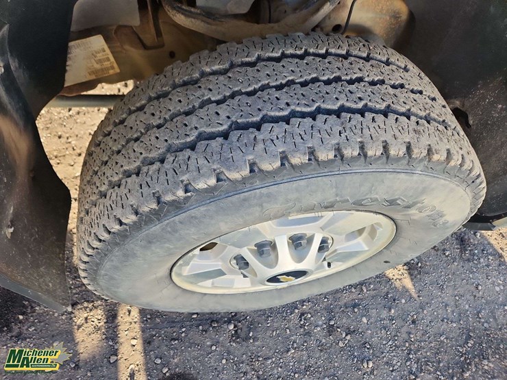 2013-chevrolet-silverado-2500hd-lt-image-34