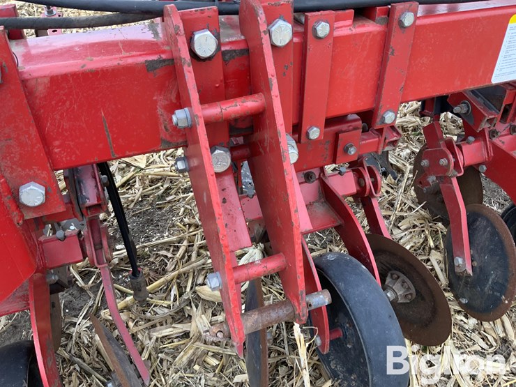 krause-4712df3-12r30-cultivator-image-12