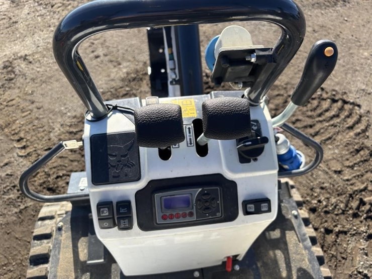 2022-bobcat-e10e-hydraulic-excavator-image-26