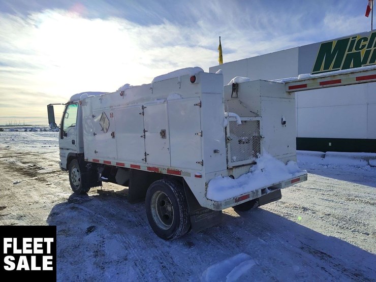 2007-gmc-w5500-image-3