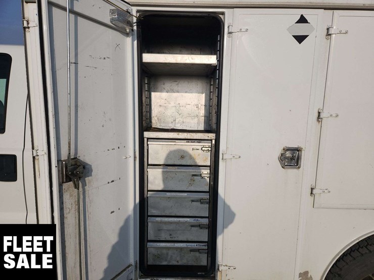 2006-ford-f550-image-25