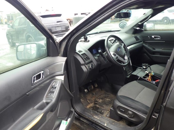 2014-ford-explorer-image-5