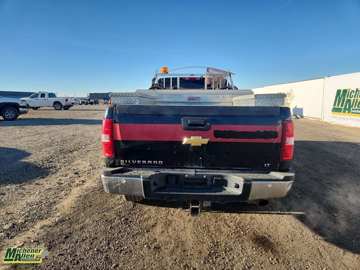 2013-chevrolet-silverado-2500hd-lt-image-24