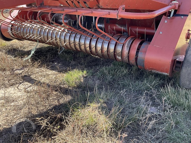 2001-hesston-4590-image-4