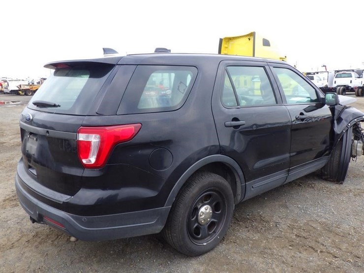 2019-ford-explorer-image-3