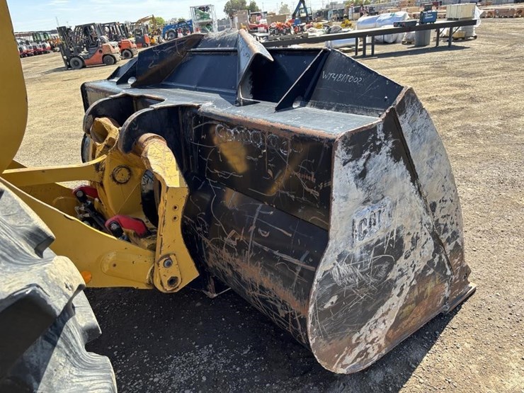 2019-caterpillar-930m-image-11