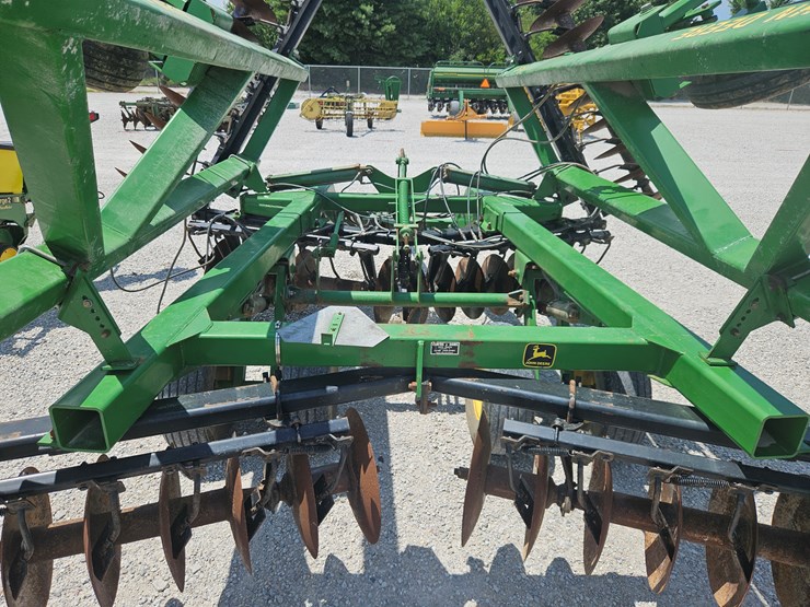 john-deere-630-image-9