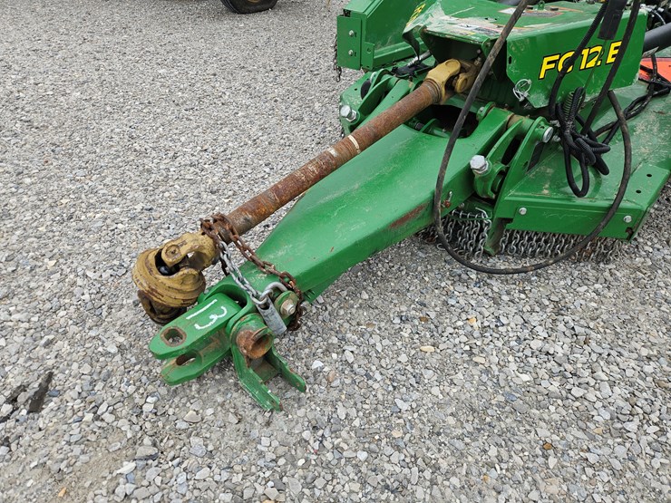 2022-john-deere-fc12e-image-2