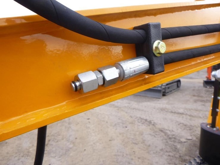 2025-vicsec-vc15-hydraulic-excavator-image-14