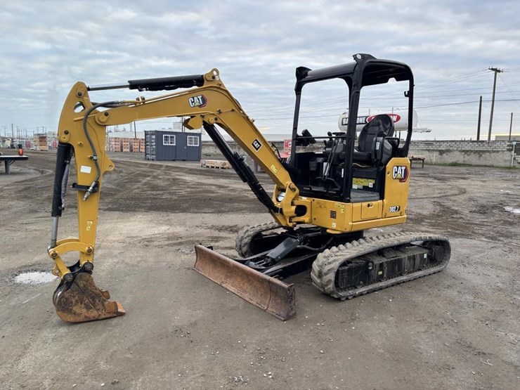 2022-caterpillar-302.7cr-image-1