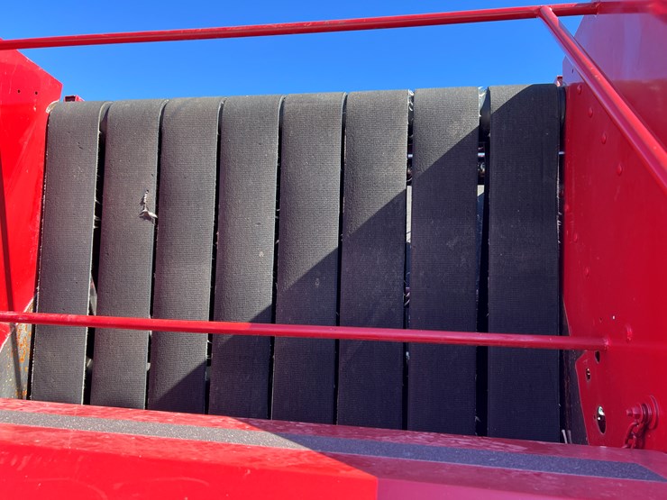 2011-new-holland-br7090-image-4