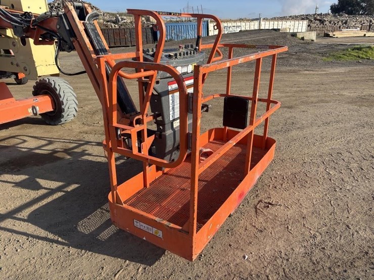 2015-jlg-450aj-image-11