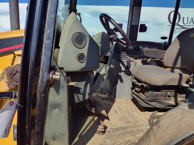 caterpillar-420d-image-16