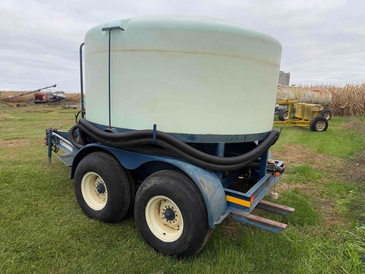 1200-gal-duo-lift-tandem-nurse-trailer-image-4