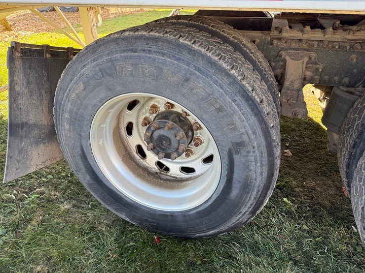 volvo-d13-semi-image-20