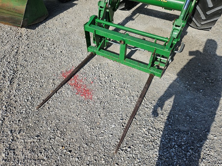 2016-john-deere-6105e-image-3