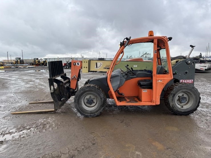 2013-jlg-g5-18a-image-5