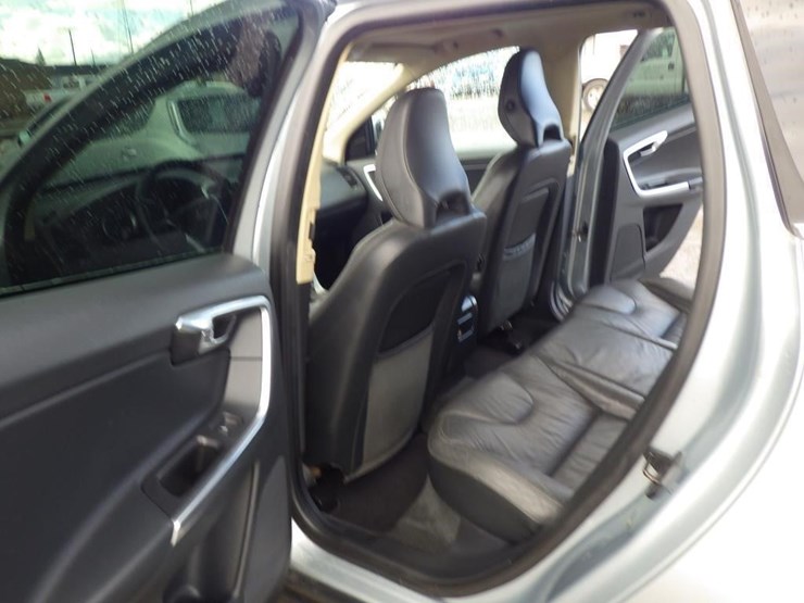 2013-volvo-xc60-image-7