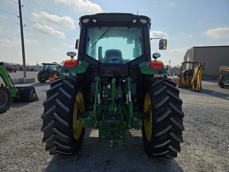2024-john-deere-6140m-image-13