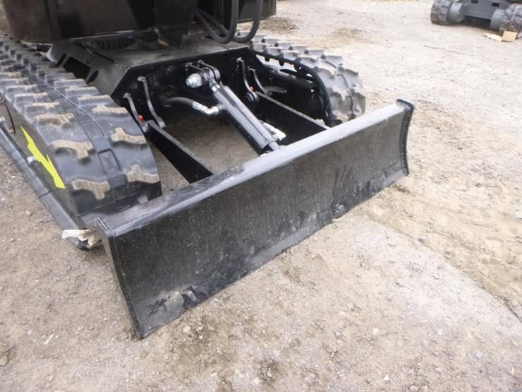 2025-vicsec-vc13-hydraulic-excavator-image-16