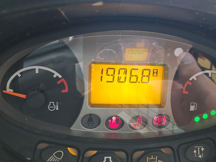 2022-bobcat-t770-image-10