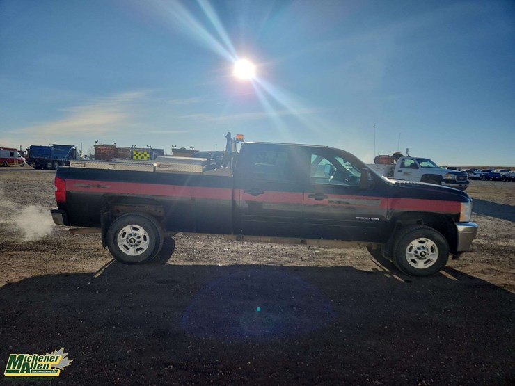 2013-chevrolet-silverado-2500hd-lt-image-26