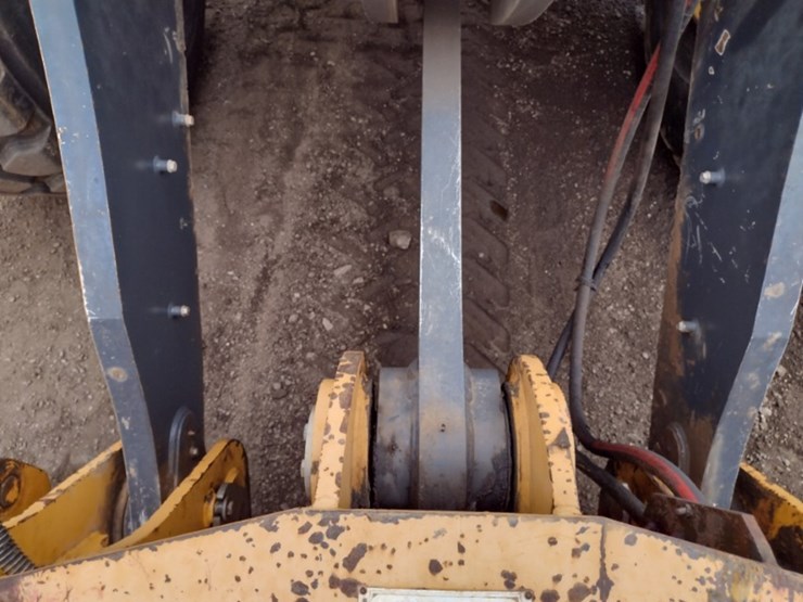 19-deere-824k-image-18