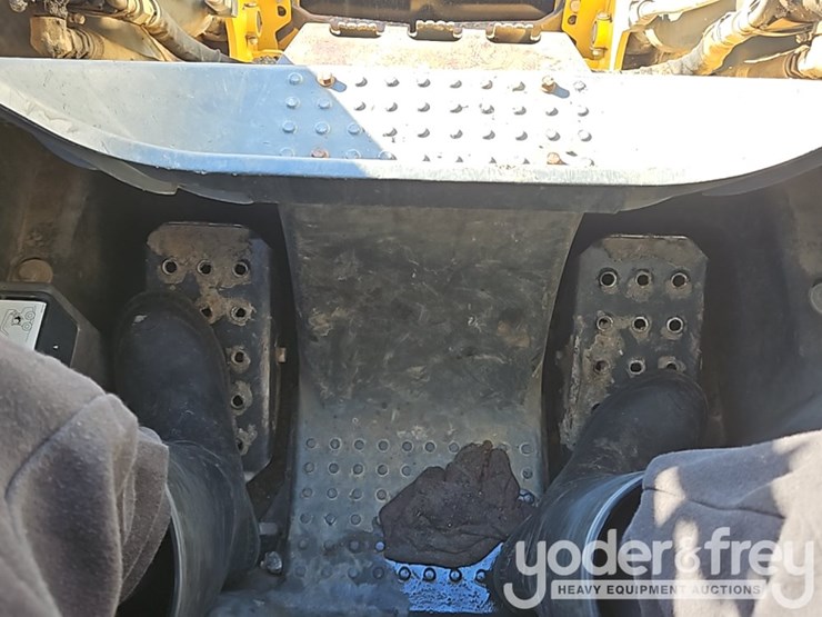 2012-deere-328d-image-29