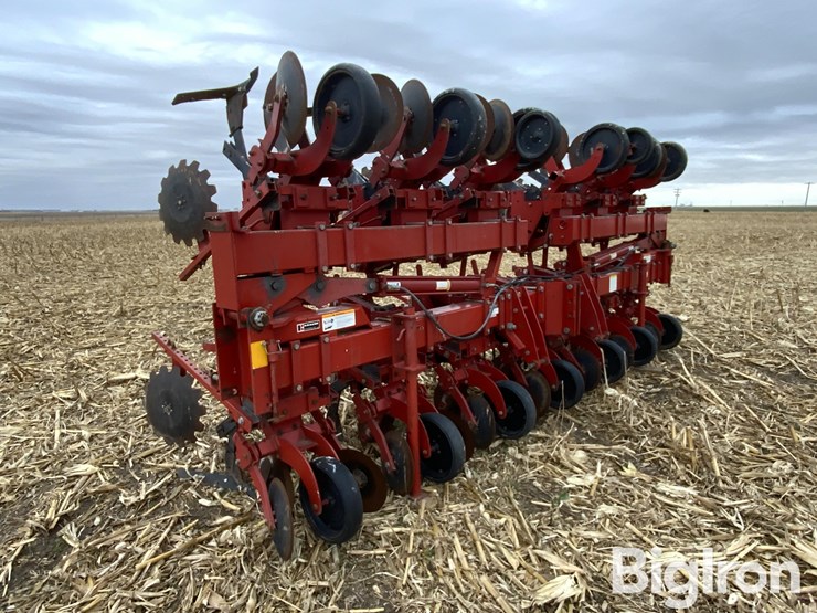 krause-4712df3-12r30-cultivator-image-3