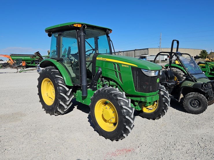 2019-john-deere-5090e-image-1