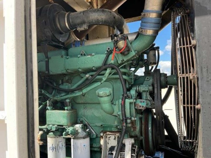 whisperwatt-220-diesel-powered-generator-image-6