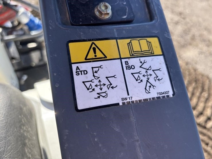 2022-bobcat-e10e-hydraulic-excavator-image-32